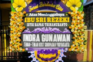 Toko Bunga Kudus | Papan Bunga Kudus | 3 Putraa Florist Kudus Karangan bunga Kudus untuk duka cita, pernikahan, dan grand opening.